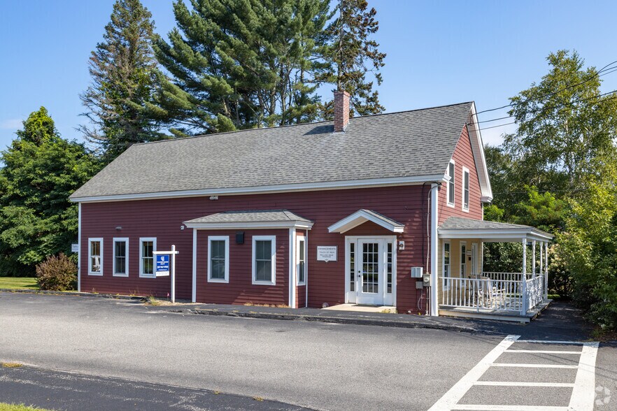 7 Agatha James Dr, Kennebunk, ME for lease - Primary Photo - Image 1 of 4