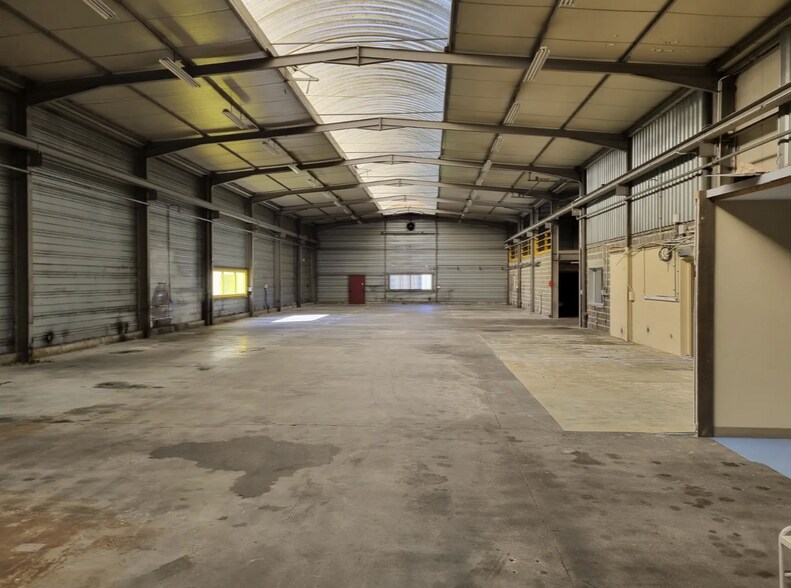Flex in Hermival-les-Vaux for sale - Interior Photo - Image 1 of 3