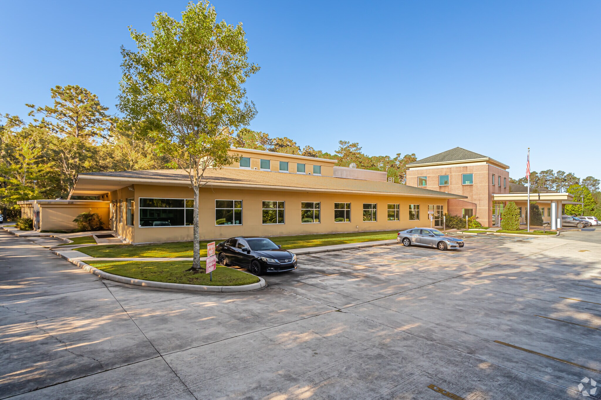 190 New Camellia Blvd, Covington, LA 70433 Office for Sale