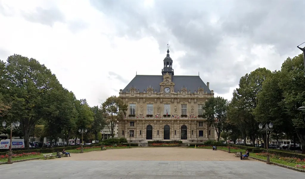 Retail in Ivry-sur-Seine for sale Building Photo- Image 1 of 2