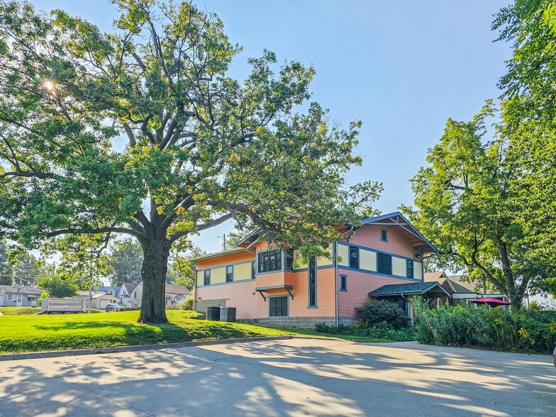 4502 S 42nd St, Omaha, NE for lease - Primary Photo - Image 1 of 15