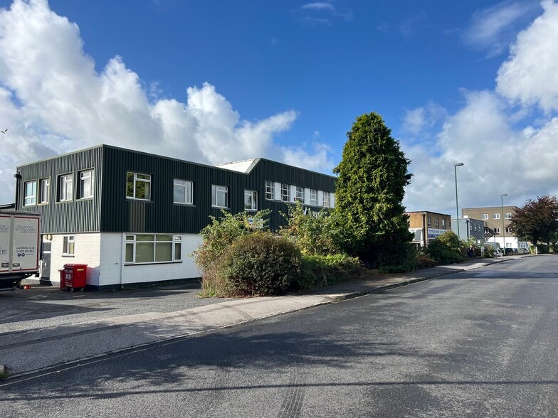 Victoria Rd, Burgess Hill for sale - Building Photo - Image 1 of 1