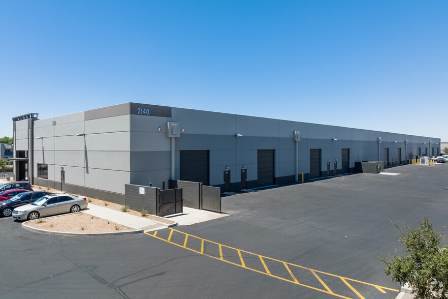 2140 W Broadway Rd, Mesa, AZ for lease - Building Photo - Image 3 of 6