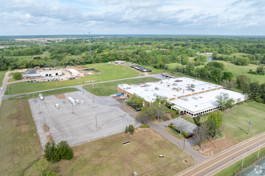 121 Matthews Dr, Senatobia, MS for lease - Aerial - Image 1 of 7