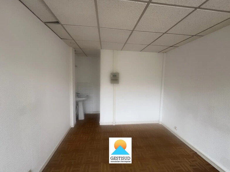 Office in La Penne-sur-Huveaune for lease - Interior Photo - Image 2 of 5