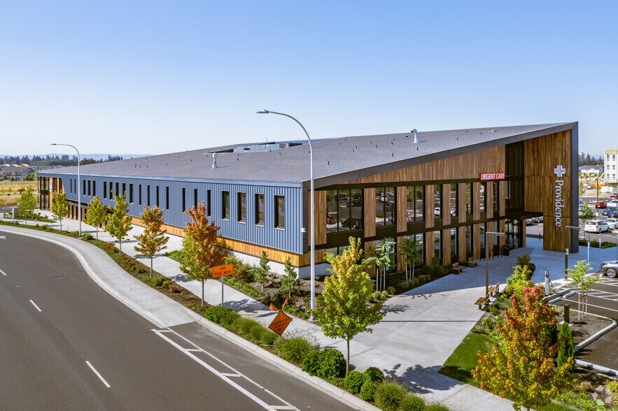 7035 Circuit Dr, Hillsboro, OR for sale - Building Photo - Image 1 of 1