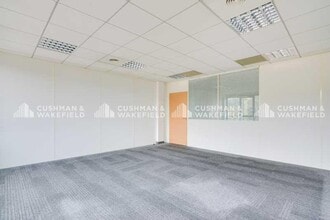 1 Chemin Jean-Marie Vianney, Écully for lease Interior Photo- Image 1 of 9