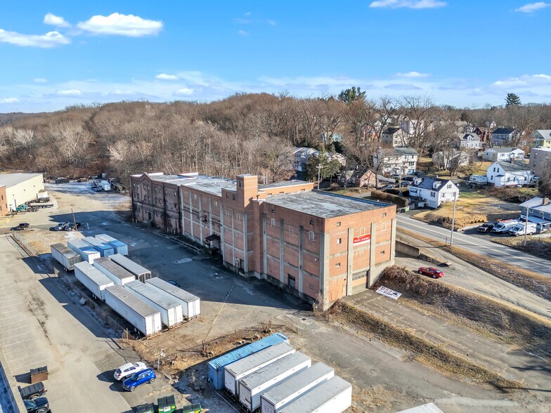 30 Buckley Blvd, Chicopee, MA for lease - Building Photo - Image 2 of 13