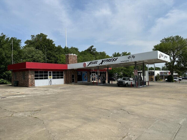1501 N College Ave, Fayetteville, AR for sale - Building Photo - Image 1 of 9