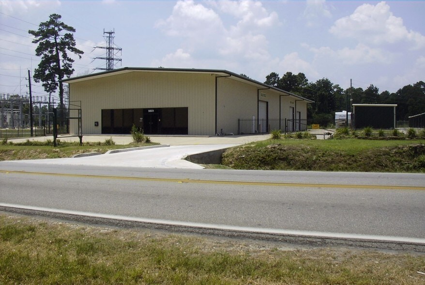 5601 Treaschwig Rd, Spring, TX for sale - Building Photo - Image 1 of 1
