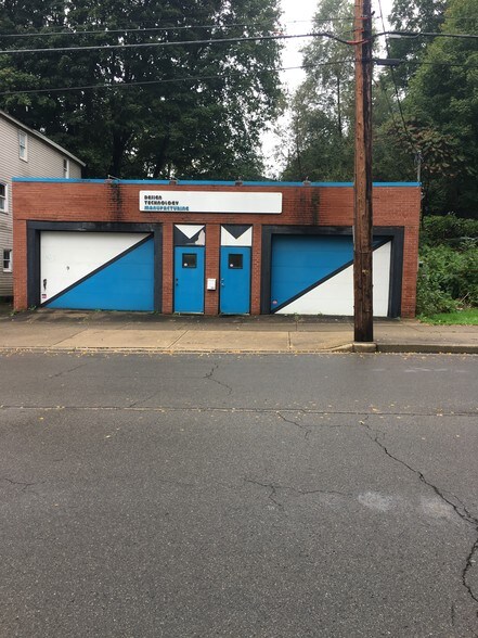 207 Winsor St, Jamestown, NY for sale - Building Photo - Image 1 of 1