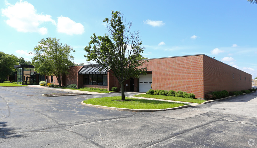 7230 N Caldwell Ave, Niles, IL for lease - Building Photo - Image 1 of 18