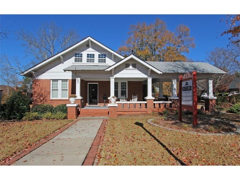 4406 Marietta St, Powder Springs, GA 30127