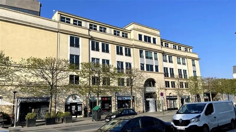 Office in Chessy for lease - Building Photo - Image 3 of 12