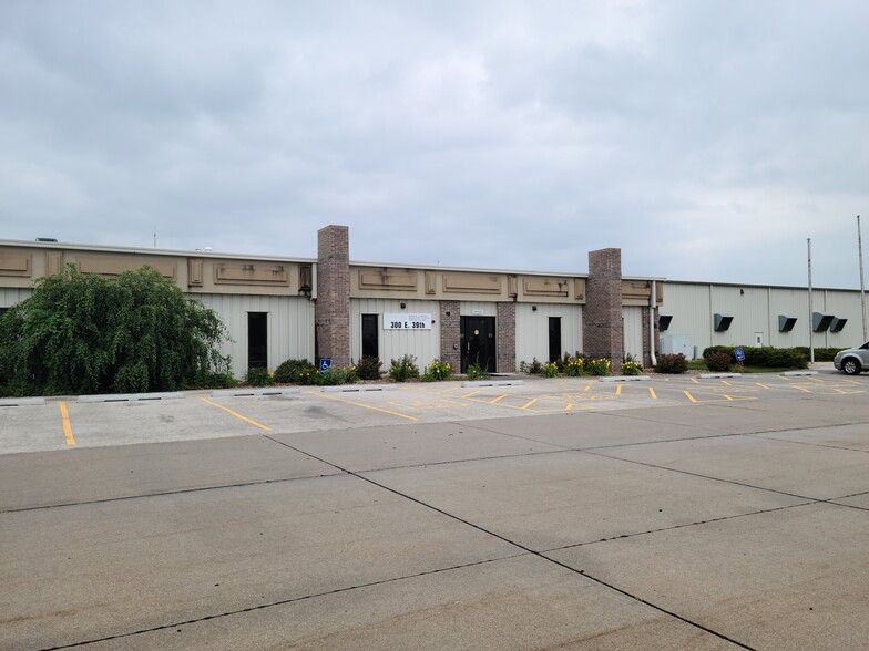 300 E 39th St, Hastings, NE for lease - Building Photo - Image 1 of 7