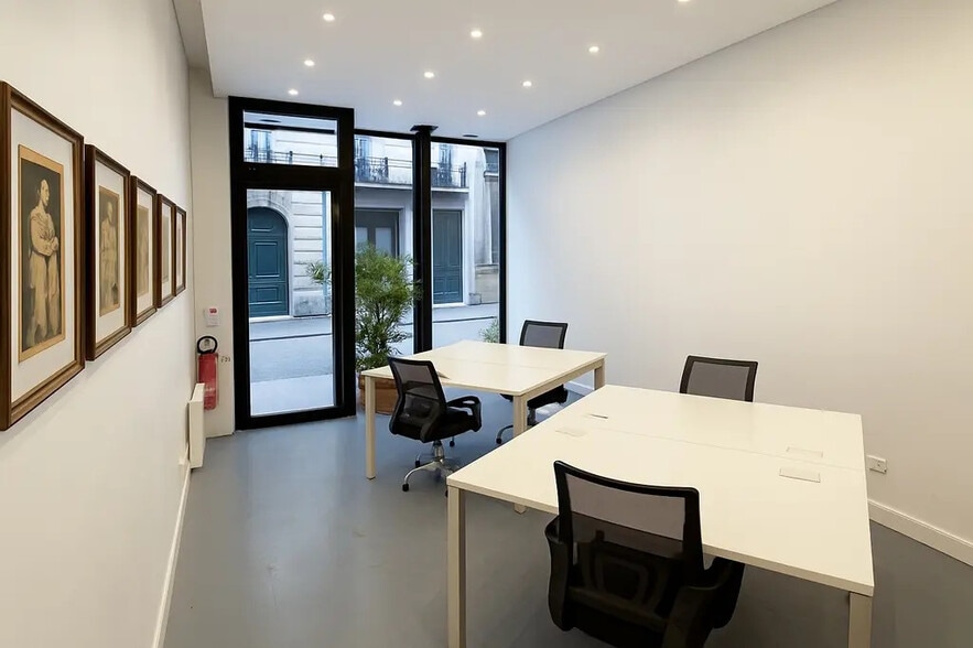 Office in Paris for lease - Building Photo - Image 1 of 7