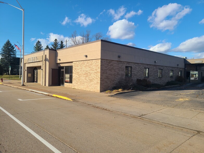 300 E 2nd St, Merrill, WI for sale - Building Photo - Image 1 of 1