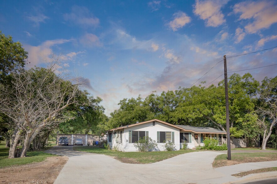 303 S Main St, Cibolo, TX for sale - Building Photo - Image 1 of 1