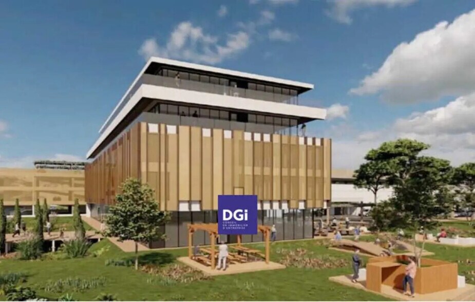 Retail in Nîmes for lease - Building Photo - Image 2 of 5