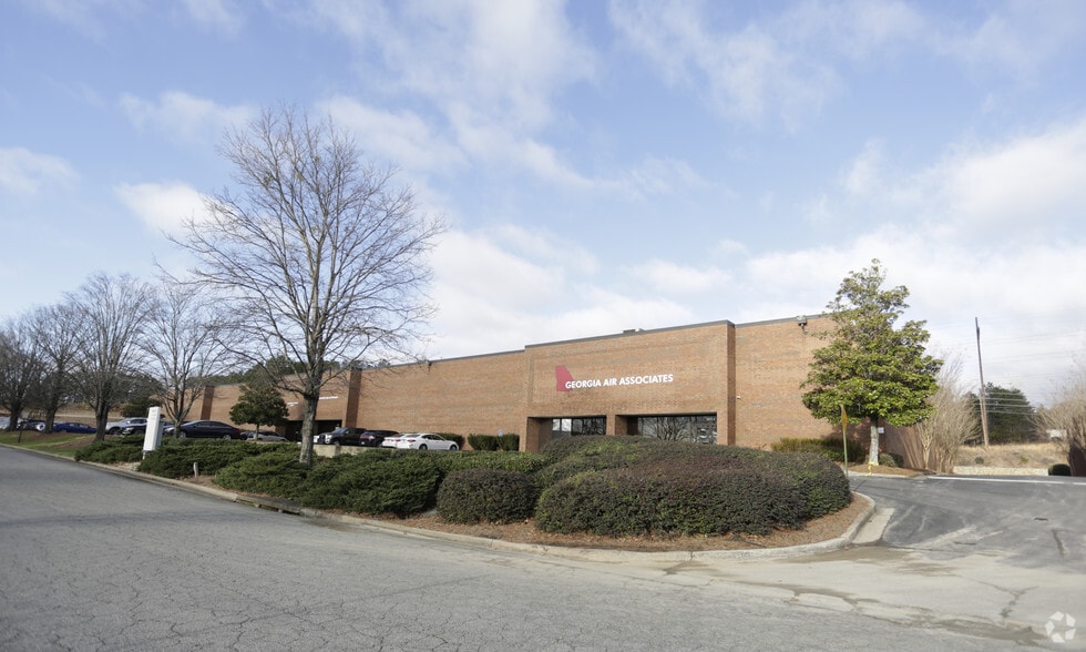 6135 Northbelt Dr, Norcross, GA for lease - Primary Photo - Image 1 of 1