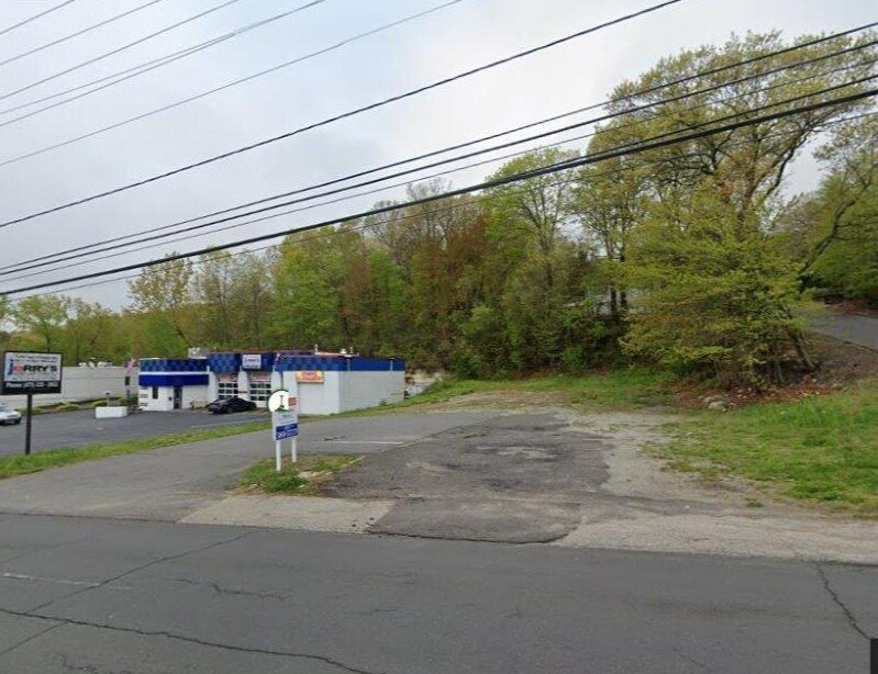 628 Lakewood Rd, Waterbury, CT 06704