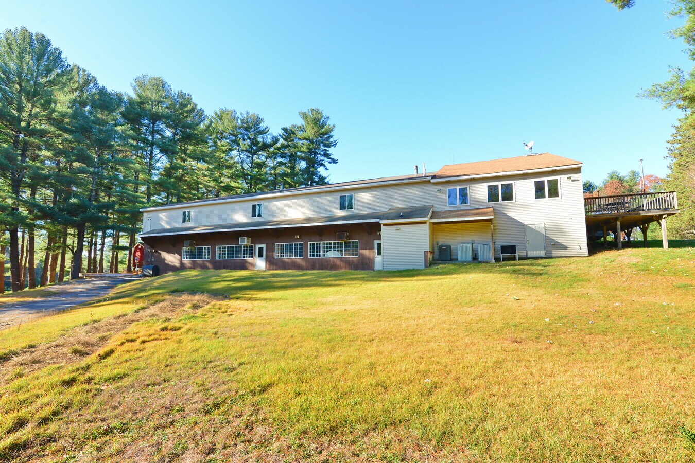 1204 Pound Hill Rd, North Smithfield, RI 02896