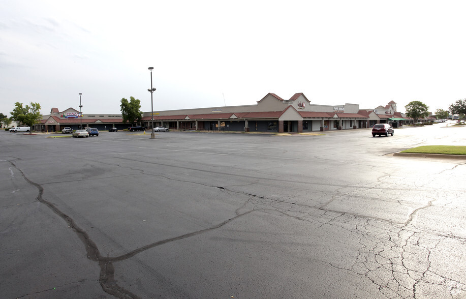 4906-4924 S Memorial Dr, Tulsa, OK for lease - Building Photo - Image 2 of 17