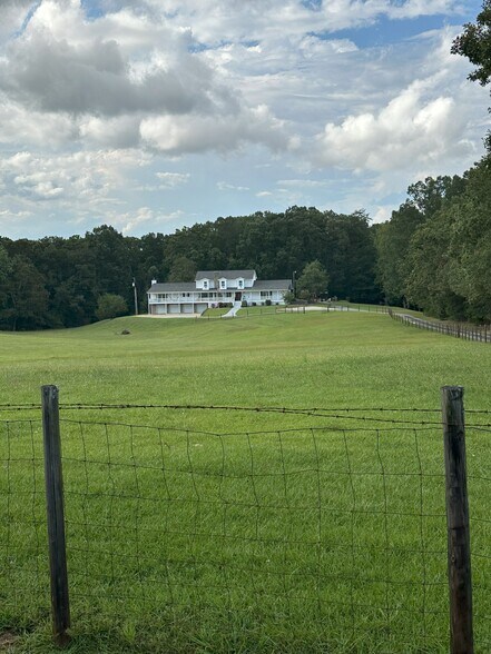 210 Murphy Ln, Greenville, SC for sale - Building Photo - Image 2 of 6