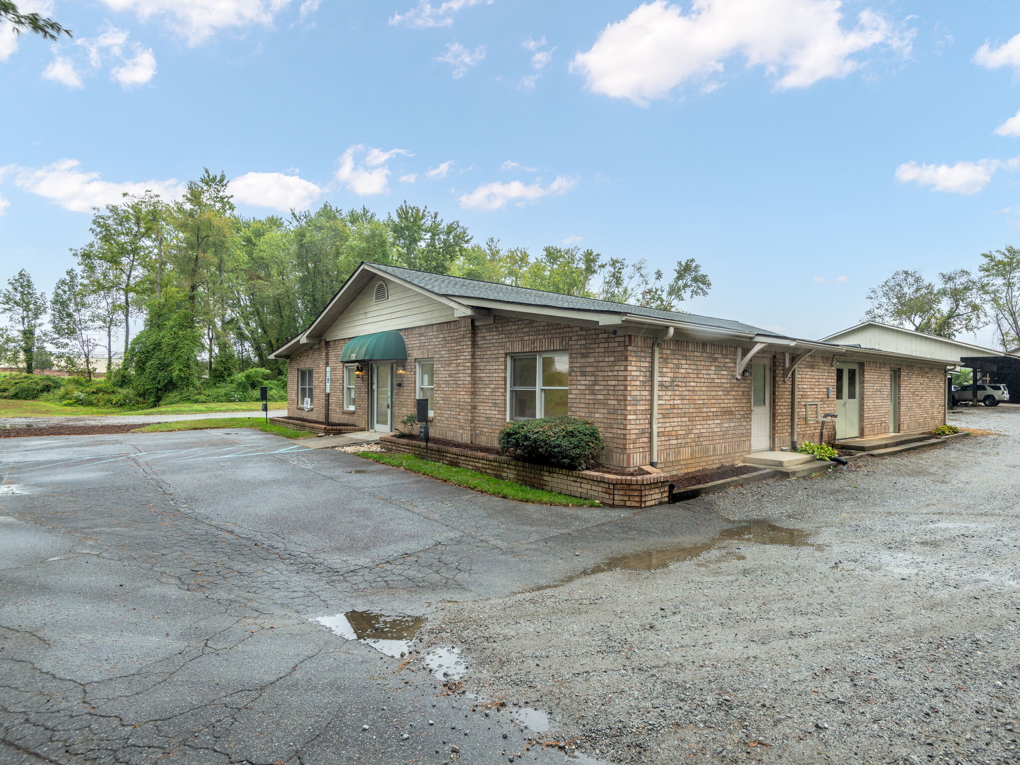 732 Jonesborough St, Hendersonville, NC for sale Building Photo- Image 1 of 14