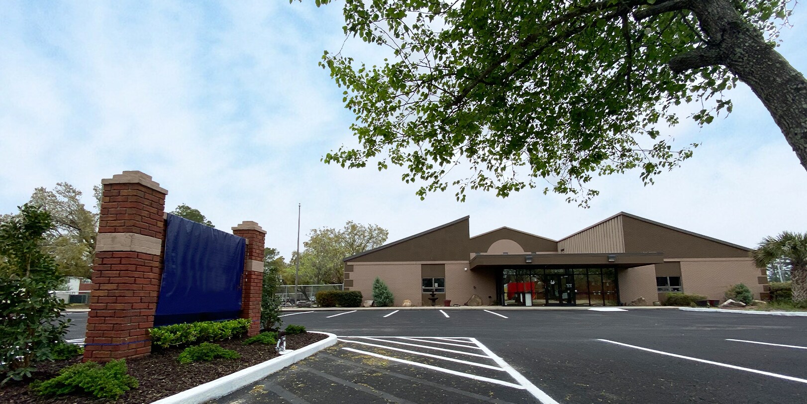 2130 Pass Rd, Biloxi, MS 39531 16,000 SF BUILDING ON BUSY PASS ROAD