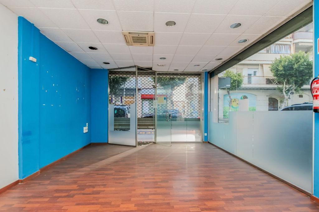 Vilanova i la Geltrú, BAR 08800 - - - Interior Photo - Image 1 of 10