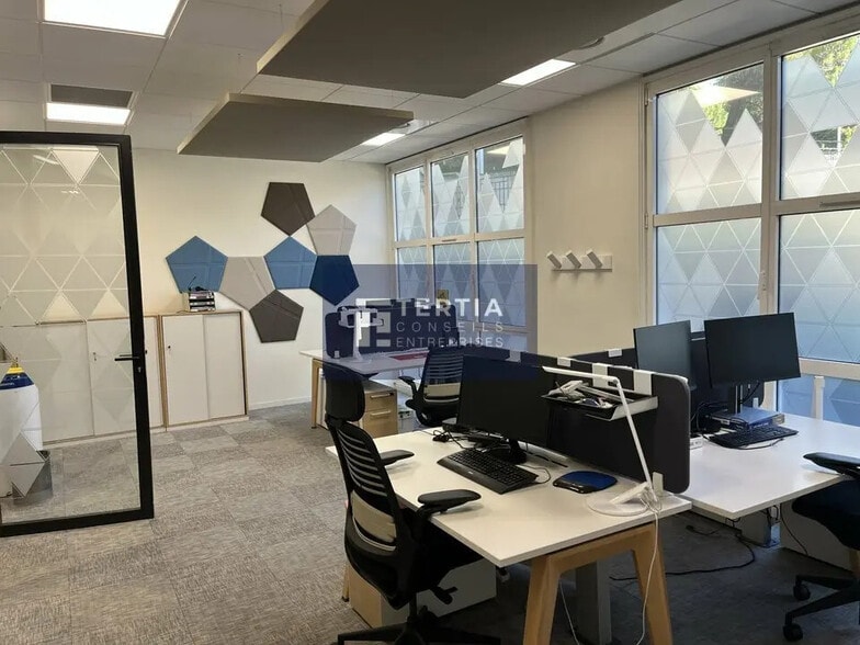 Office in Montpellier for lease - Building Photo - Image 3 of 12