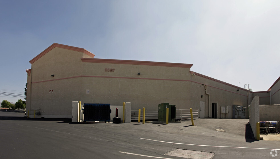 2005-2099 E Washington St, Colton, CA for lease - Building Photo - Image 2 of 7