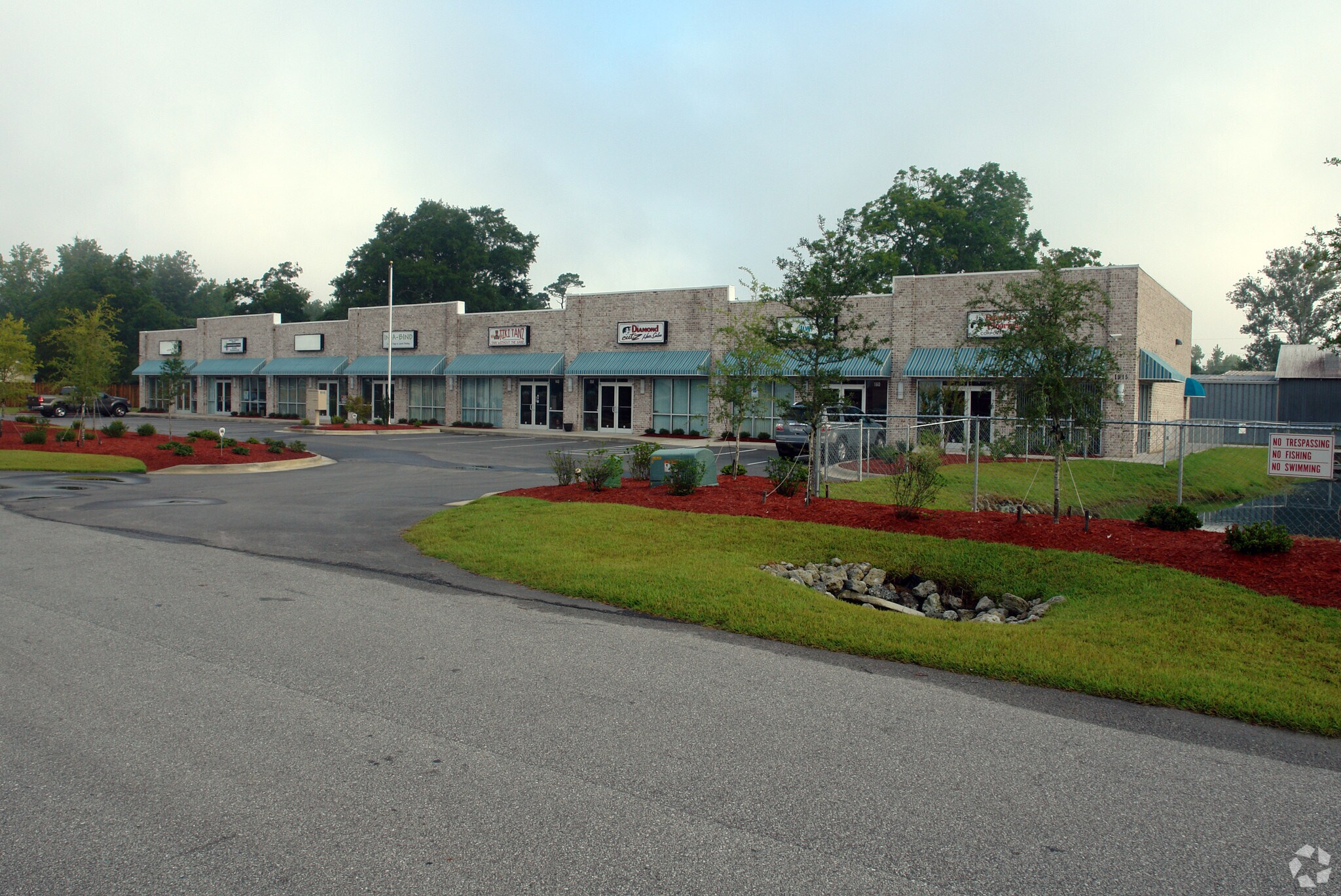 1915 N County Dr, Castle Hayne, NC 28429