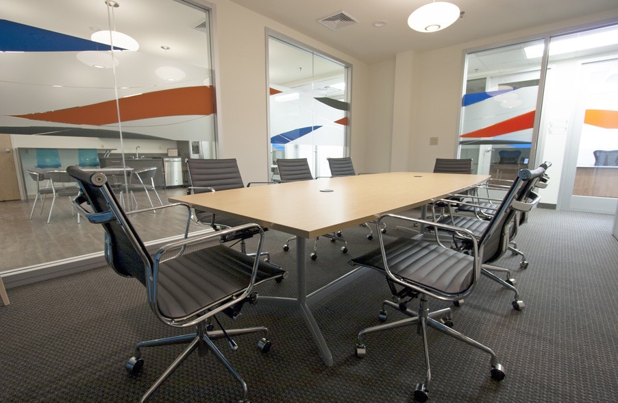 450 Amwell Rd, Hillsborough, NJ for lease - Interior Photo - Image 2 of 19