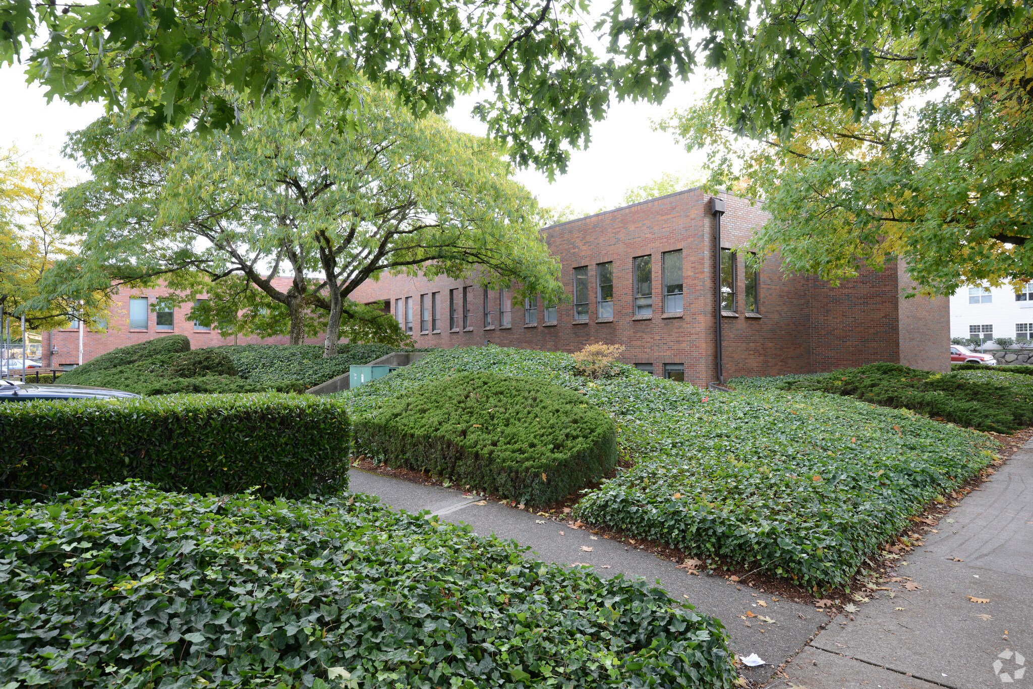 10615 SE Cherry Blossom Dr, Portland, OR 97216 Cherry Blossom Plaza