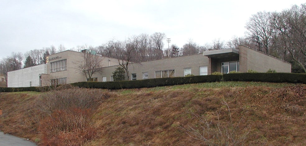 559 Rodi Rd, Pittsburgh, PA for lease - Primary Photo - Image 3 of 13