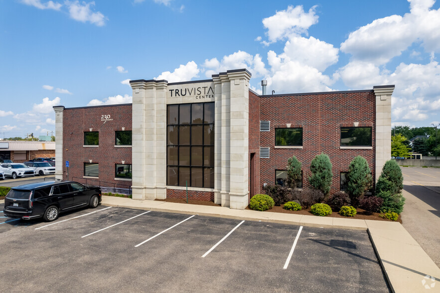 230 W Maple Rd, Troy, MI for sale - Building Photo - Image 1 of 6