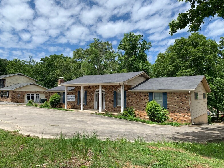 8489 E Brainerd Rd, Chattanooga, TN 37421