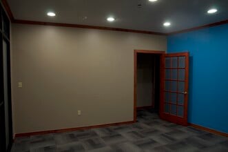300-600 Riverwalk Ter, Jenks, OK for lease Building Photo- Image 2 of 7