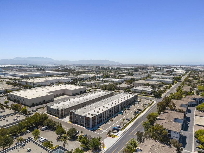 2301 Santiago Ct, Oxnard, CA for sale - Building Photo - Image 3 of 18