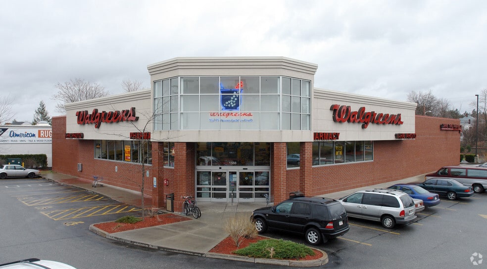 1588 Northampton St, Holyoke, MA 01040