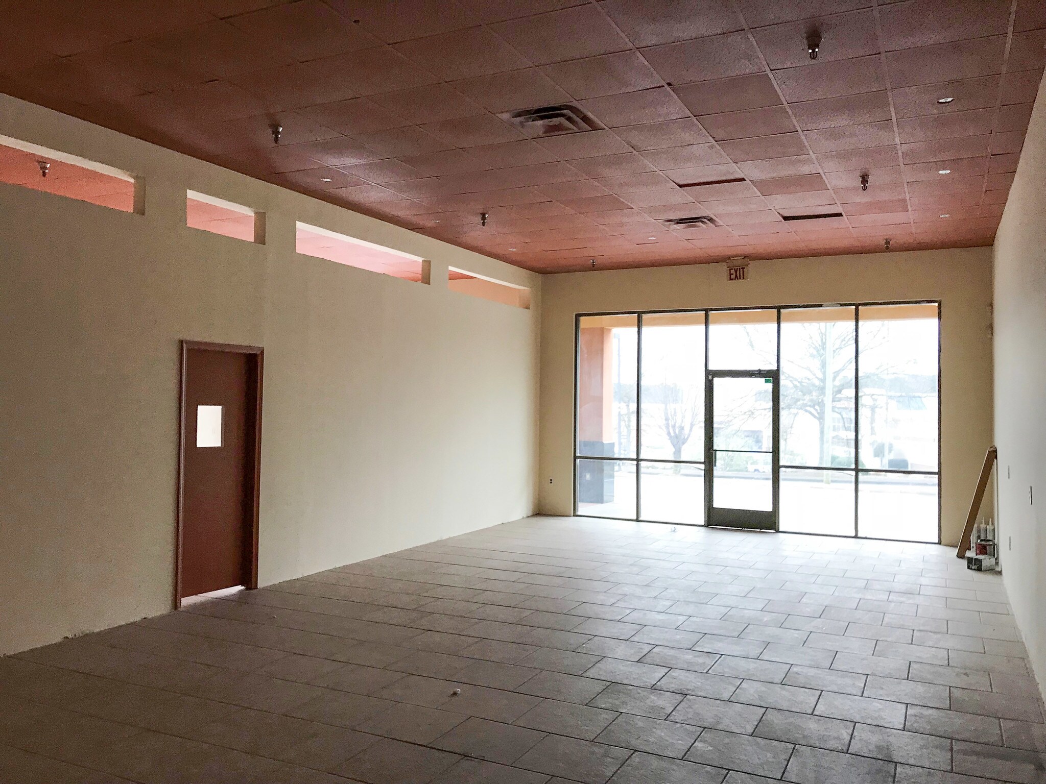 1070-1082 Oak Tree Rd, Decatur, GA for sale Interior Photo- Image 1 of 1