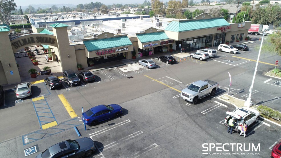 13730-13790 Foothill Blvd, Sylmar, CA for lease - Building Photo - Image 3 of 15