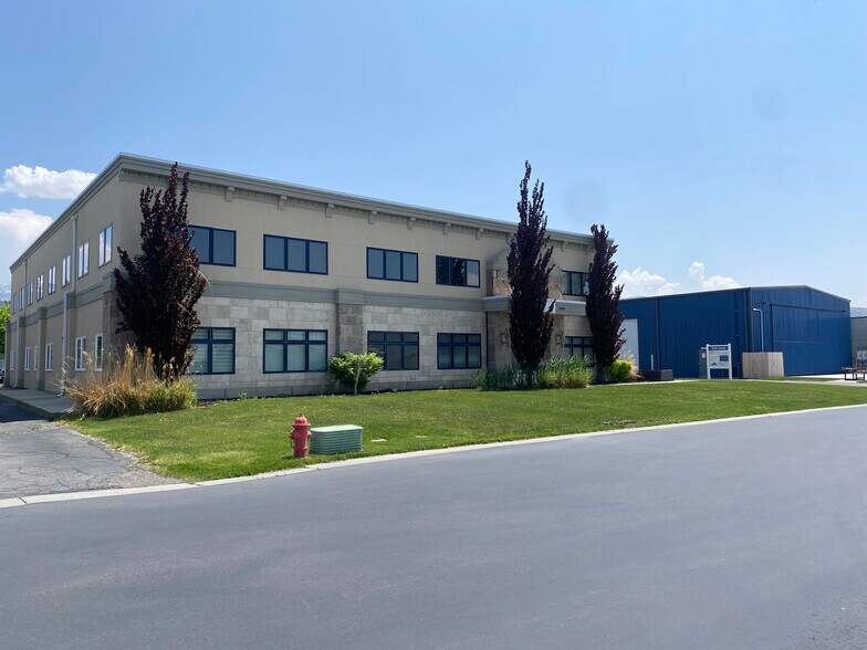 2441 S 1560 W, Woods Cross, UT for sale - Building Photo - Image 1 of 1