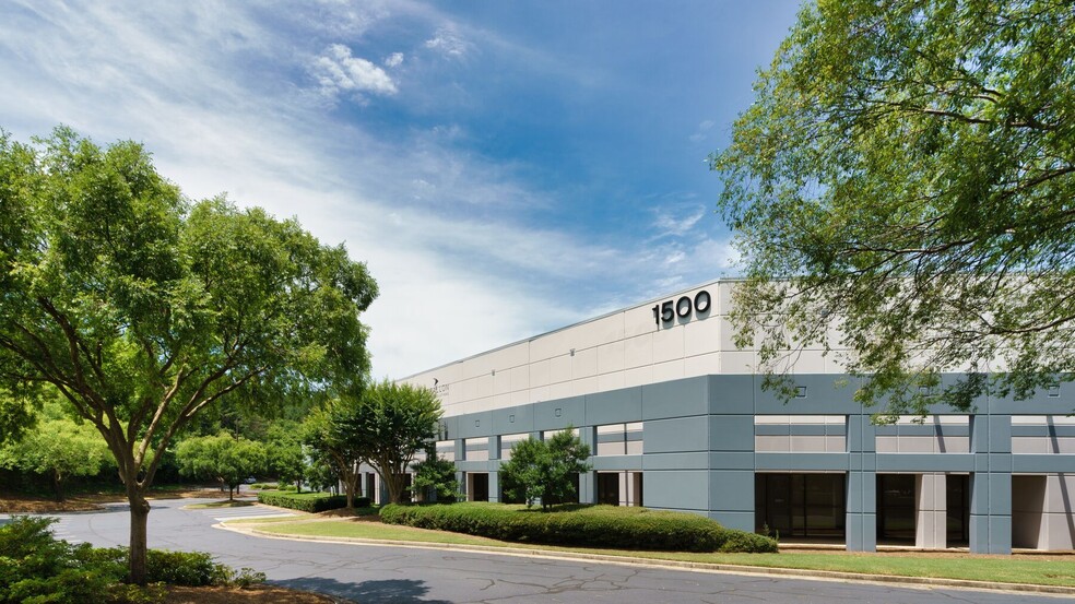 1500 Southpoint Dr, Forest Park, GA for lease - Building Photo - Image 1 of 9