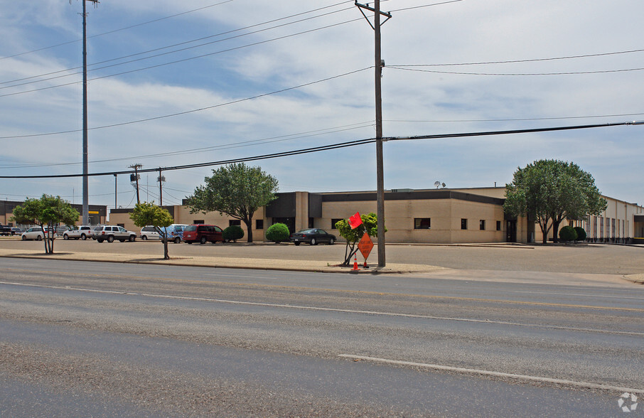 500 E 50th St, Lubbock, TX for lease - Primary Photo - Image 1 of 5