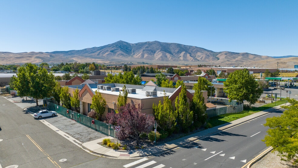 Stead Commerce Center portfolio of 2 properties for sale on LoopNet.com - Primary Photo - Image 1 of 54
