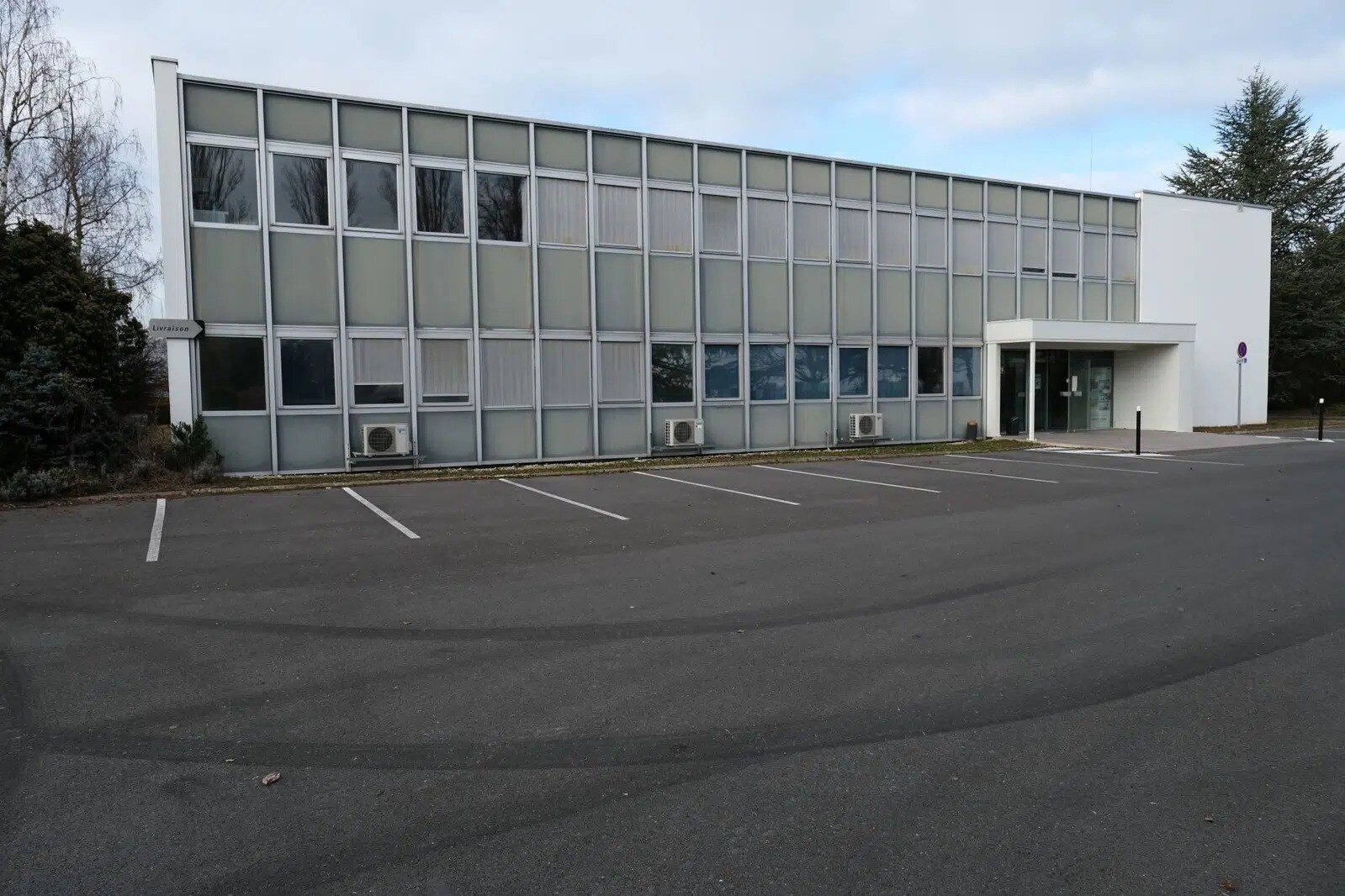 Flex in Saint-Martin-sur-le-Pré for sale Building Photo- Image 1 of 8