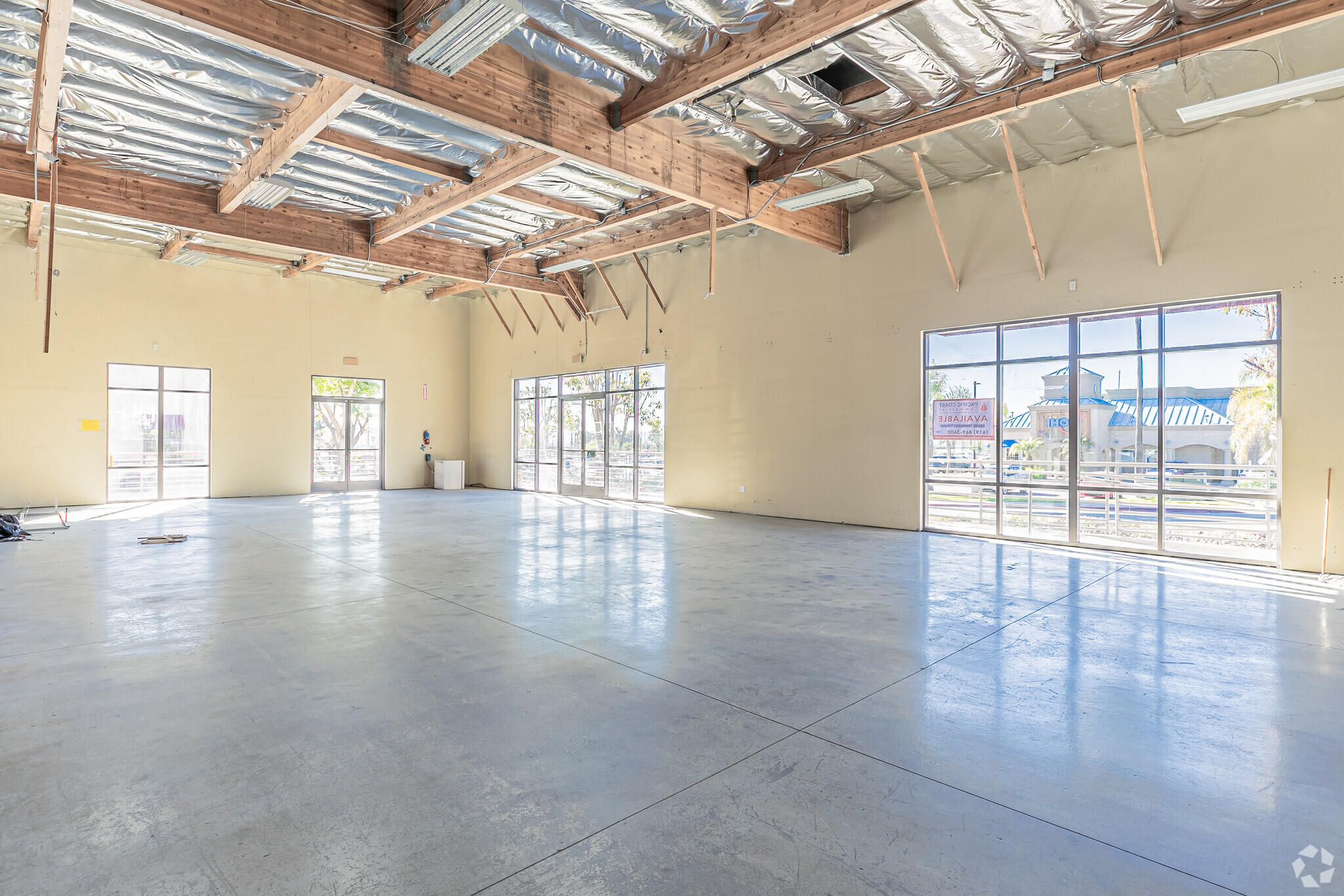 2364 Roll Dr, San Diego, CA for lease Interior Photo- Image 1 of 3